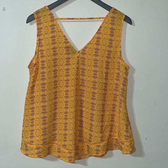 FINAL PRICE a.n.a Women's Mustard Yellow Sleeveless Peplum Top NWOT Large - Picture 5 of 7